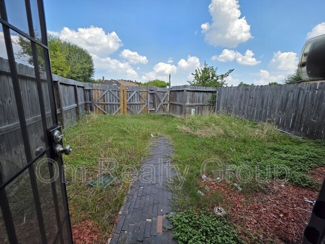 Foto del edificio - 12724 Shannon Hills Dr