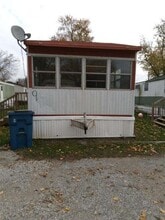 Building Photo - 140 N Pleasant Ave