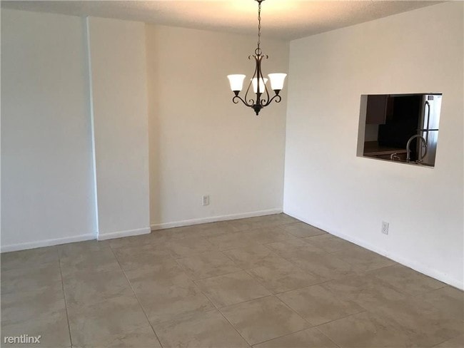 Building Photo - 505 E Dania Beach Blvd