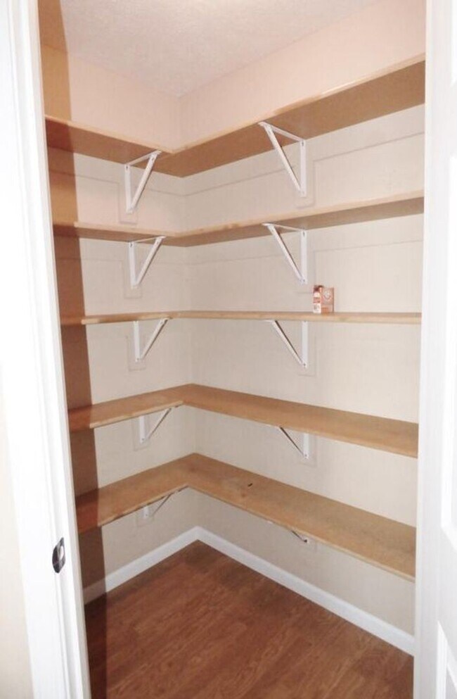 4 br, 2.5 bath House - 415 Brookmont photo'