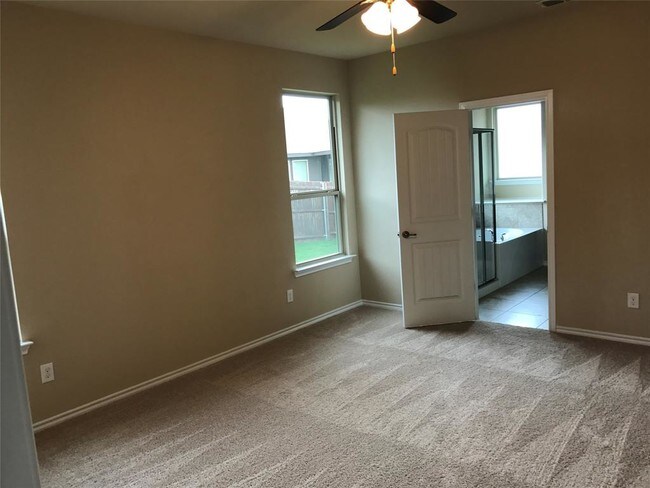 Building Photo - 2821 Saddle Creek Dr