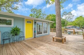 Building Photo - 230 Shady Shores Dr