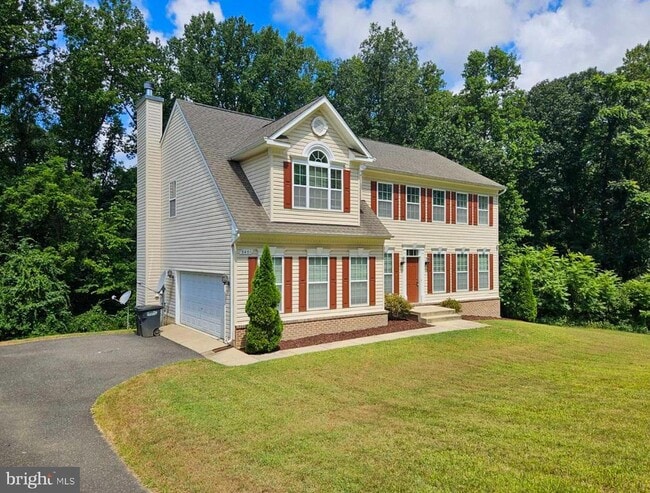 Foto del edificio - 8401 Hollow Tree Ln