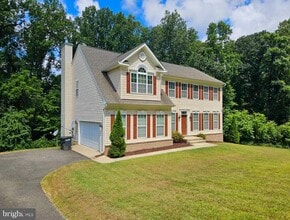 Building Photo - 8401 Hollow Tree Ln