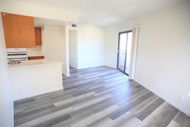 Building Photo - 11051 Hesby St