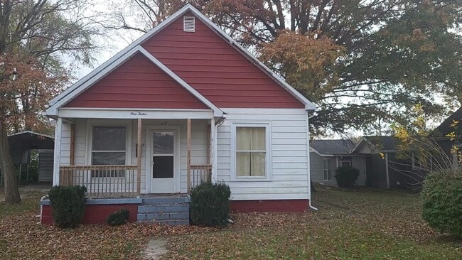 Building Photo - Pet-Friendly 2-Bedroom, 1.5-Bath Apartment in Tilton, IL!