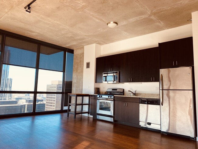 Foto del edificio - 235 W Van Buren St