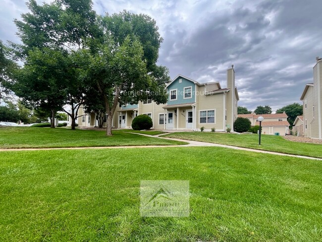 Foto del edificio - 8059 Lexington Park Dr