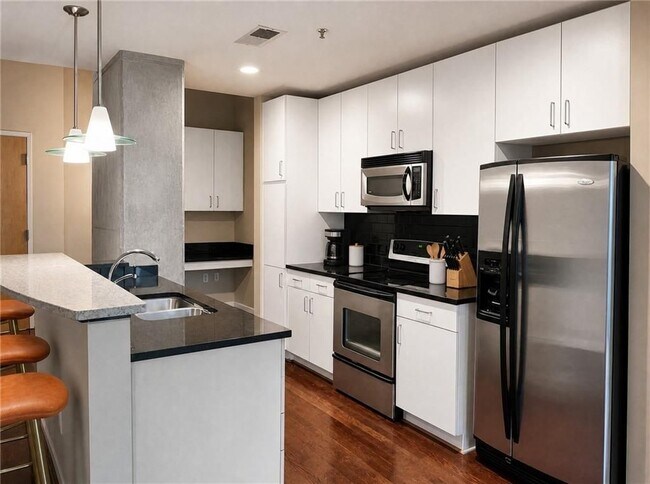 Foto del edificio - 361 17th St NW