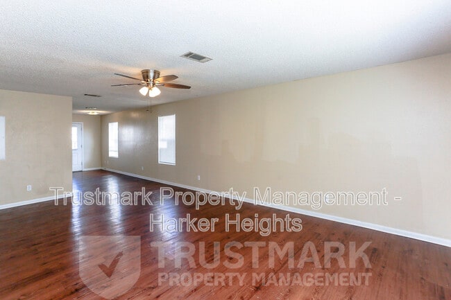 Building Photo - 3103 Courtney Ln