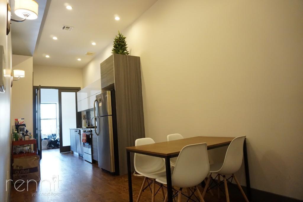 Foto principal - 726 Knickerbocker Ave