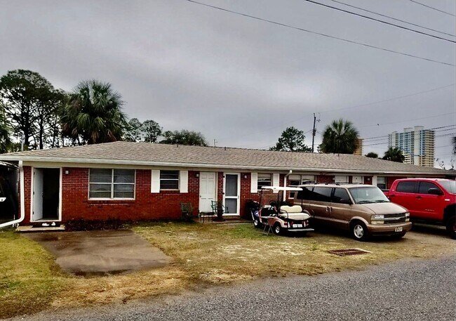 Foto del edificio - Pinetree Ave Mutli Family Unit C