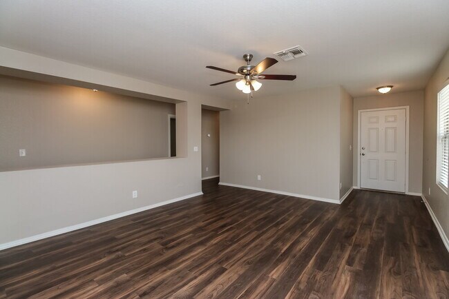 Building Photo - 2299 E Peach Tree Dr