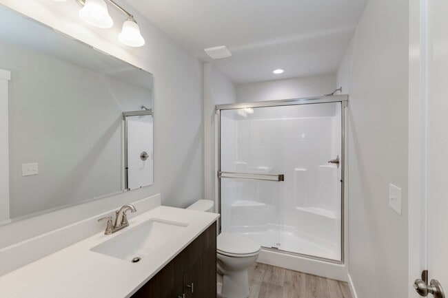Building Photo - Adorable and affordable attached townhome for rent in Nampa! A must see!
