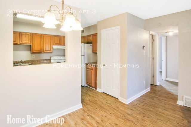 Building Photo - 2 bedroom at Riverbend in August
