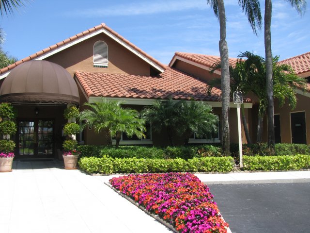 Building Photo - 566401 Arbor Club Way