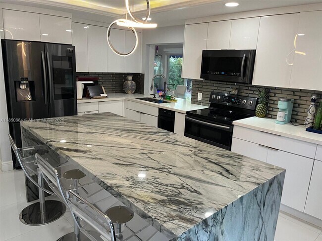 Foto del edificio - 5306 SW 153rd Pl S