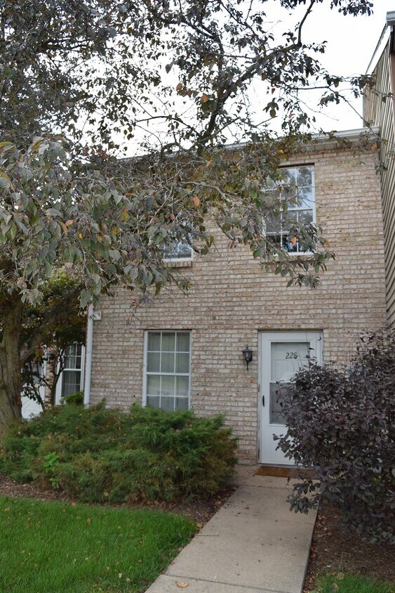 Primary Photo - 228 Gerald St