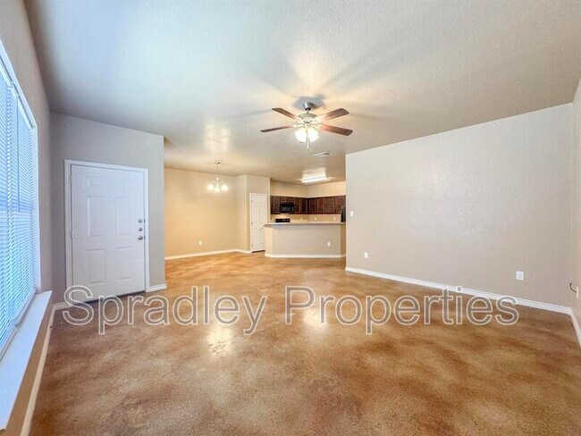 Foto del edificio - 7017 Cameron Park Rd