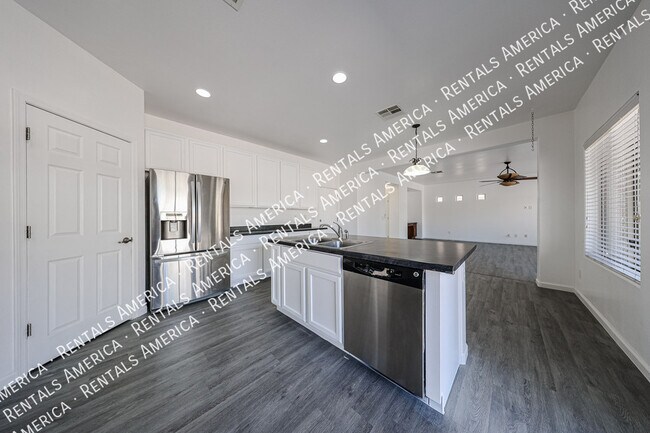 Foto del edificio - 15682 W Monterosa St