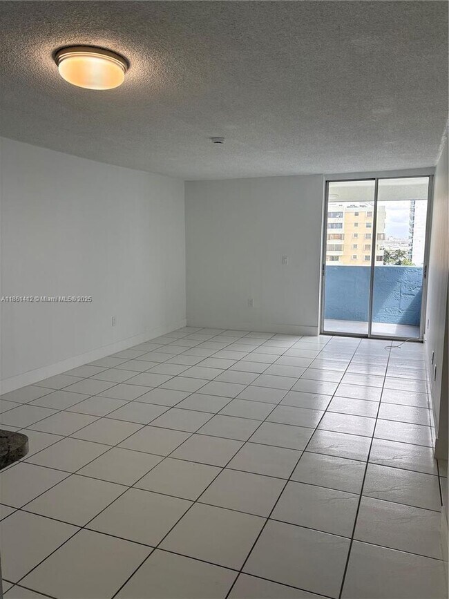 Foto del edificio - 5050 NW 7th St