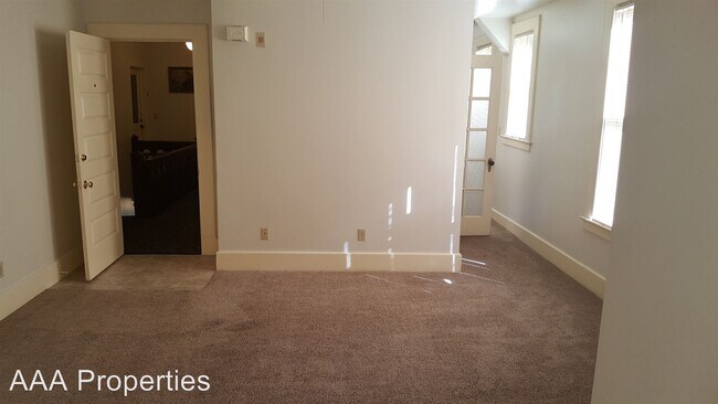 Foto del edificio - 512 W 3rd St