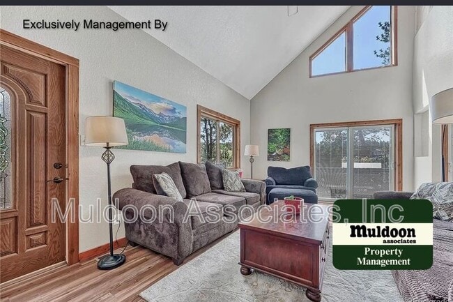 Foto del edificio - 143 Stonehenge Dr