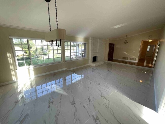 Foto del edificio - METICULOUSLY UPGRADED HOME IN CALABASAS!