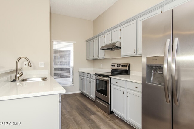 Building Photo - 7306 W Sierra Vista Dr