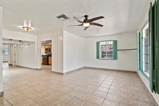 Building Photo - 2348 E Drachman St