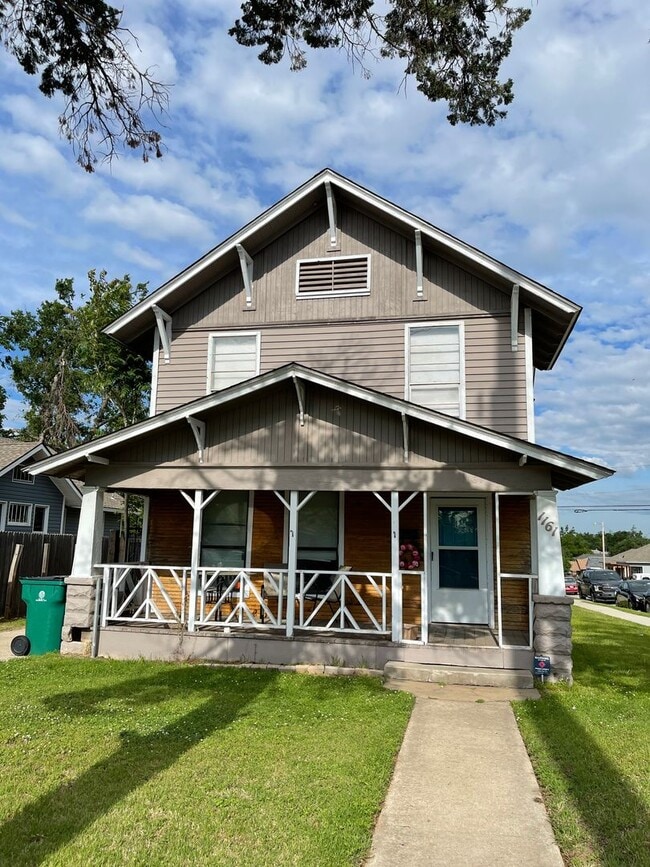 Charming 4 bed two story close to Plaza district! - Charming 4 bed two story close to Plaza district! House