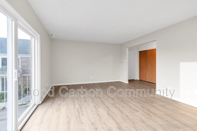 Foto del edificio - 2697 Baseline Rd