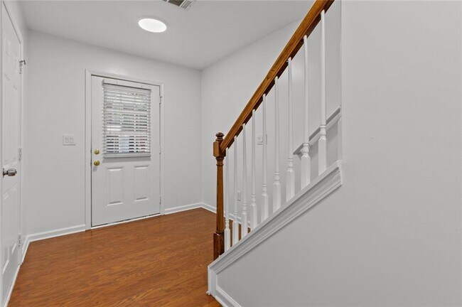 Building Photo - 2122 Meadow Peak Rd