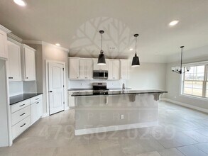 Building Photo - 739 Woodplains Ave