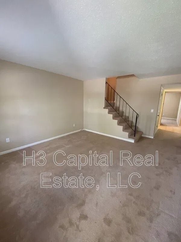 Building Photo - 112 Sunnyside St