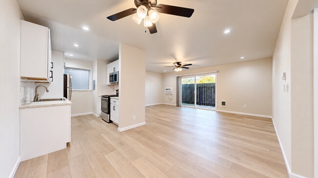 Building Photo - 401 Ignacio Blvd