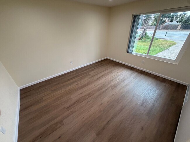 Foto del edificio - 43324 Grimmer Blvd