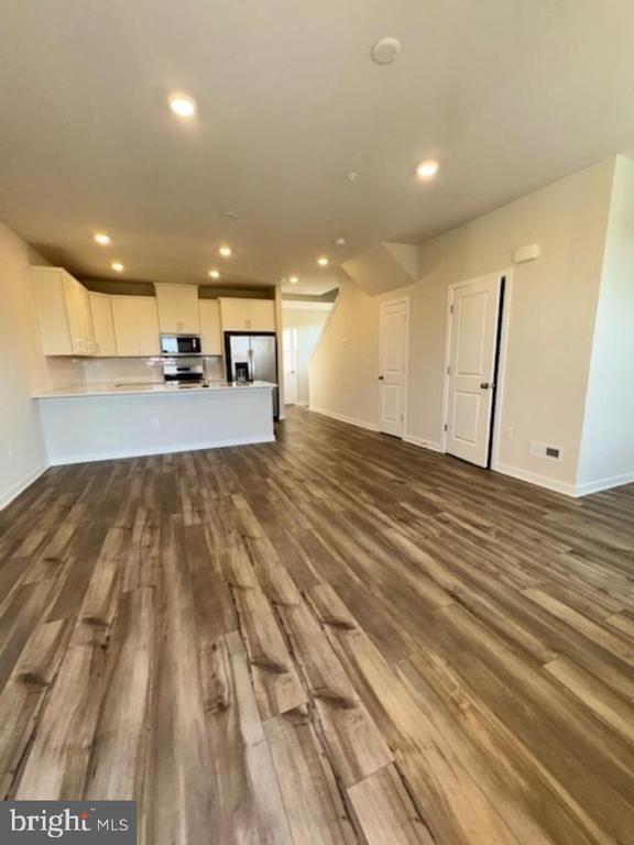 Building Photo - 701 Platinum Dr