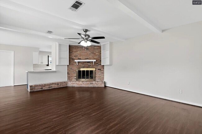 Foto del edificio - 6031 Rutherglenn Dr