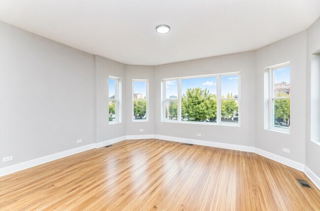 Foto del edificio - 7944 S Ellis Ave