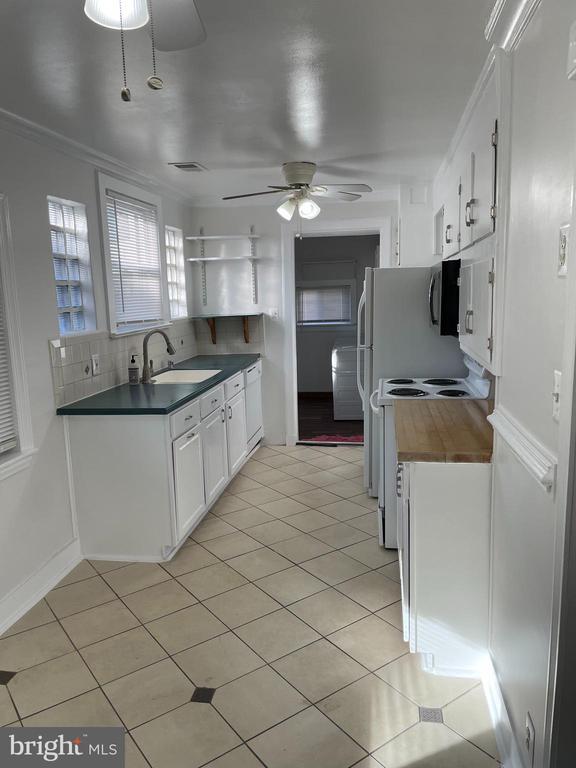 Building Photo - 3479 S River Terrace