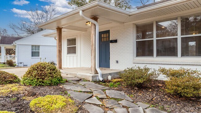 Building Photo - 2420 Durwood-