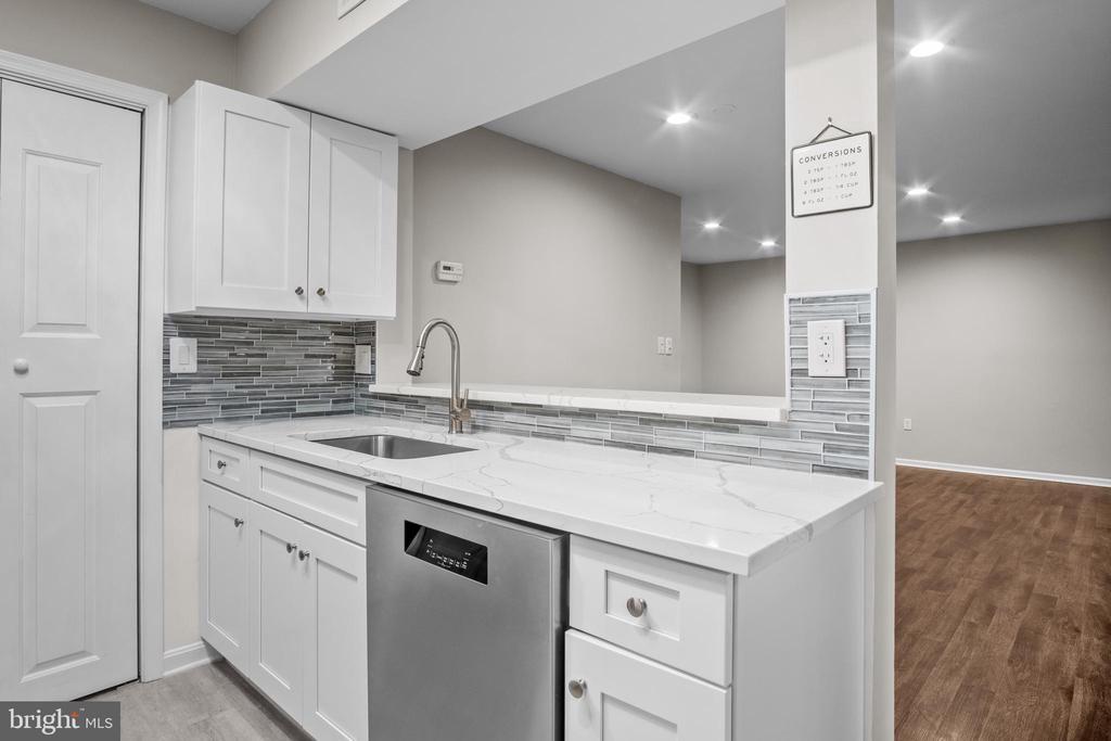 3391 Lakeside View Dr Unit 20-5, Falls Church, VA 22041 - Room for Rent ...