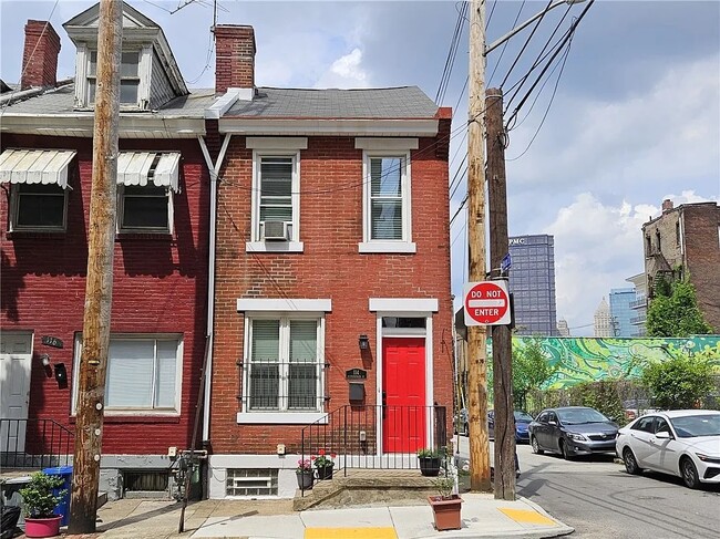 Building Photo - 114 Miltenberger St
