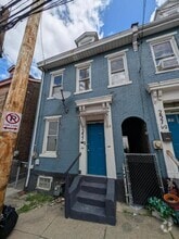 Building Photo - 257 37th St