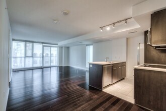 Building Photo - 295 Adelaide St W