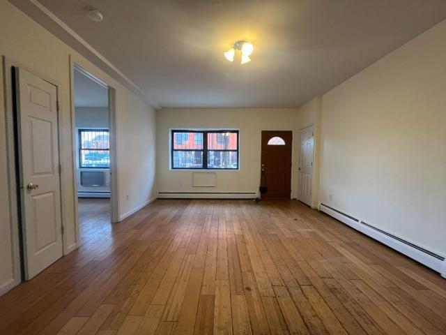 Foto del edificio - 2 bedroom in BROOKLYN NY 11207