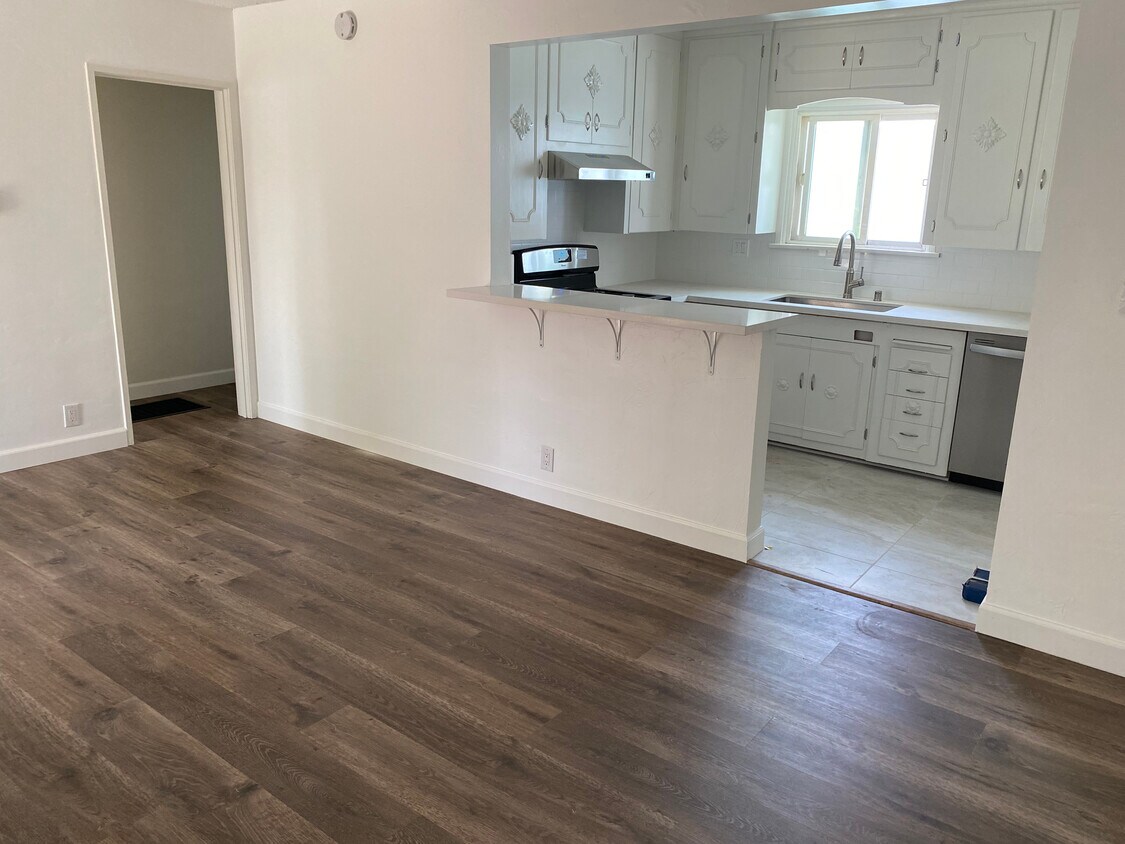 Foto principal - 24257 Ward St