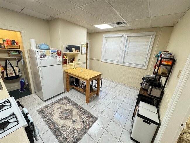 Building Photo - 5 Champney St