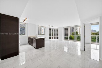 Building Photo - 500 Brickell Ave